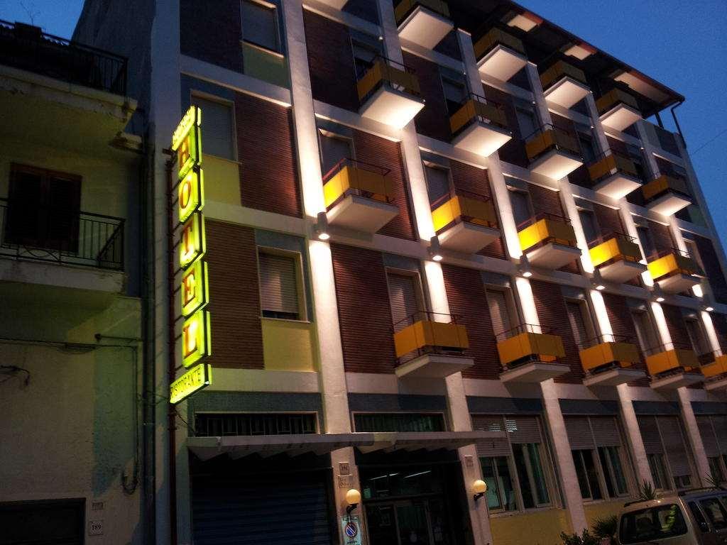 George Hotel Barcellona-Pozzo di Gotto Eksteriør bilde
