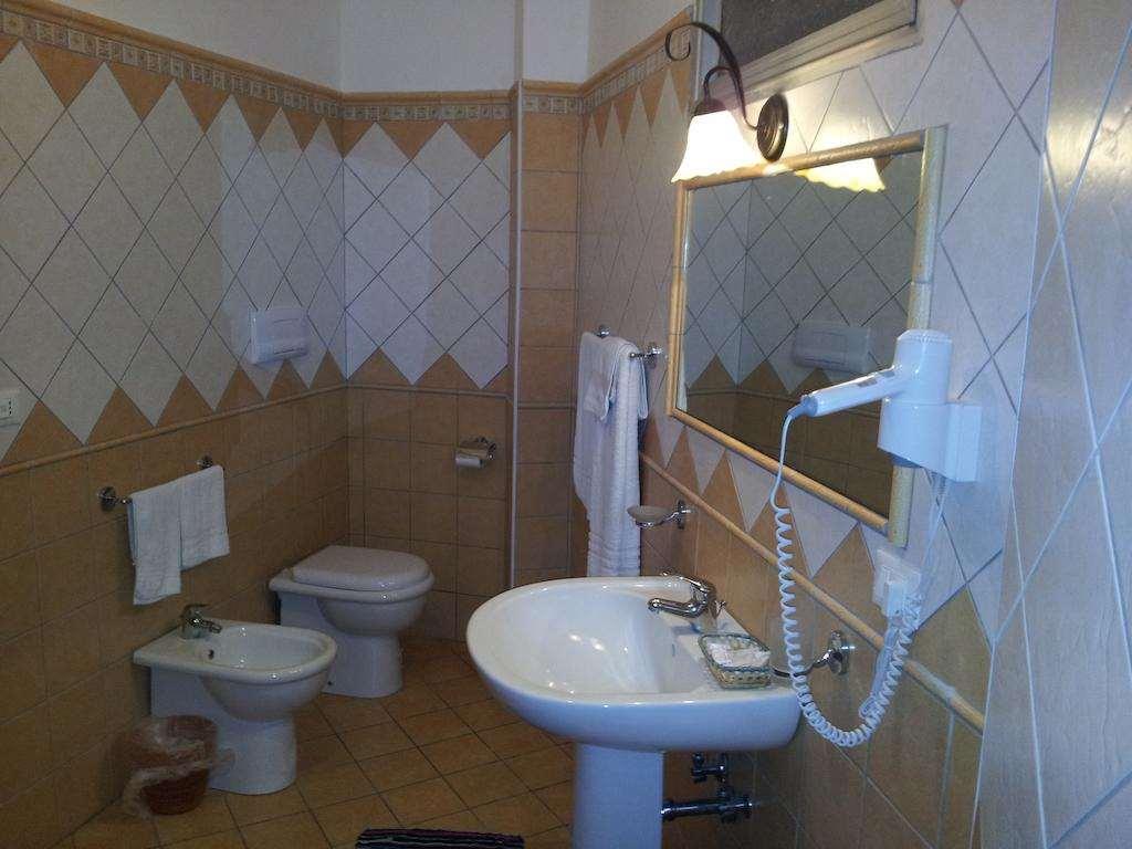 George Hotel Barcellona-Pozzo di Gotto Rom bilde