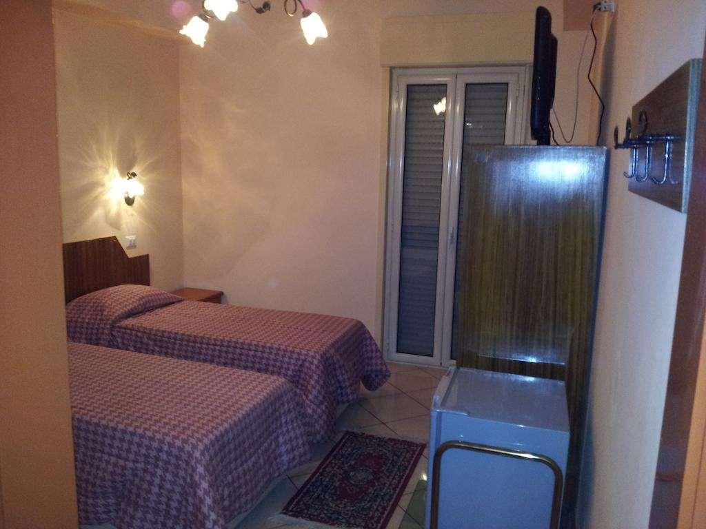 George Hotel Barcellona-Pozzo di Gotto Rom bilde