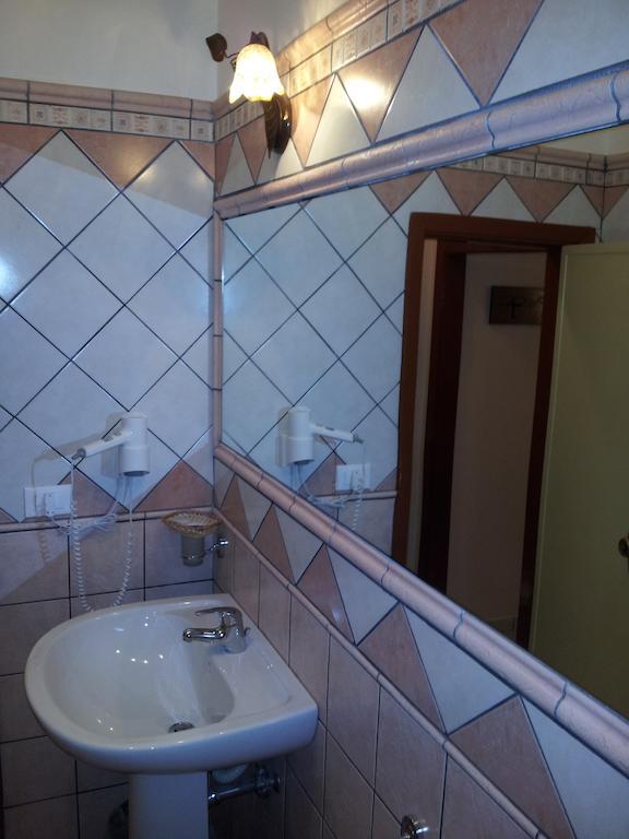 George Hotel Barcellona-Pozzo di Gotto Rom bilde